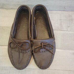 Minnetonka Moosehide Kilty  Moccasin Brown Leather Slip-On Loafers Size 8